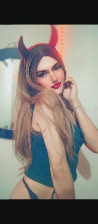 Chica trans con Sitio, niña muy caliente