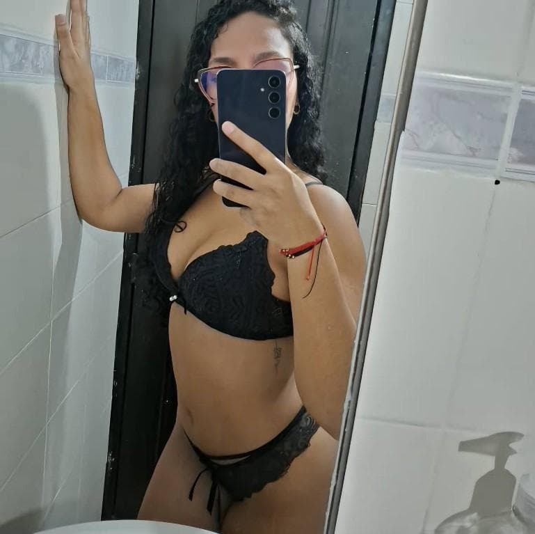 ¡Hola, papi! Soy Tatiana, +18 a Domicilio