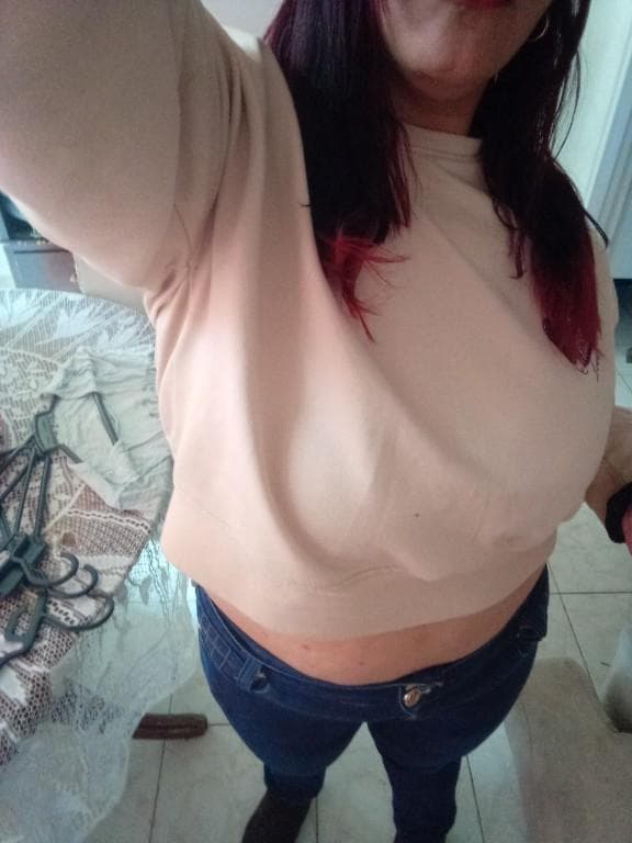 Gordita busca ayuda economica